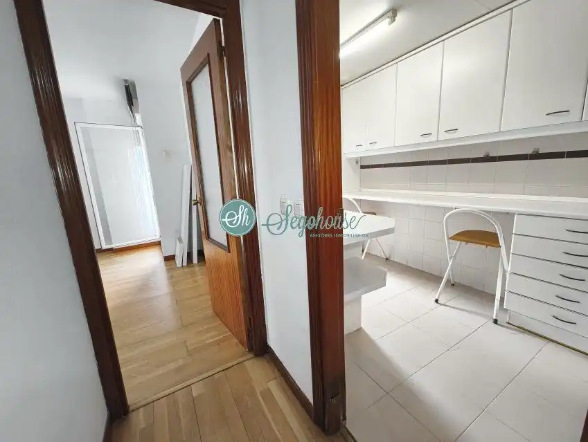 Piso en venta en Segovia con Calefacción y Terraza
