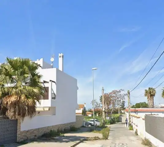 Vista exterior de Casa adosada en venta en Sanlúcar de Barrameda con Calefacción, Jardín privado y Terraza
