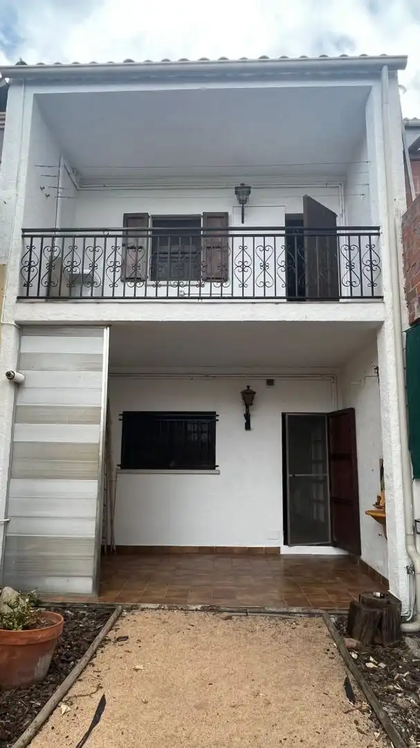 Casa adosada de lloguer a Breda, Girona