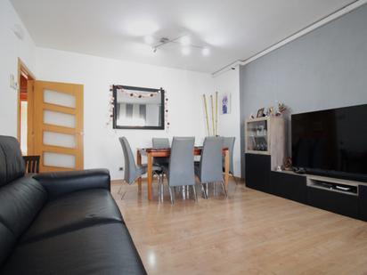 Living room of Flat for sale in Sabadell  with Air Conditioner and Balcony