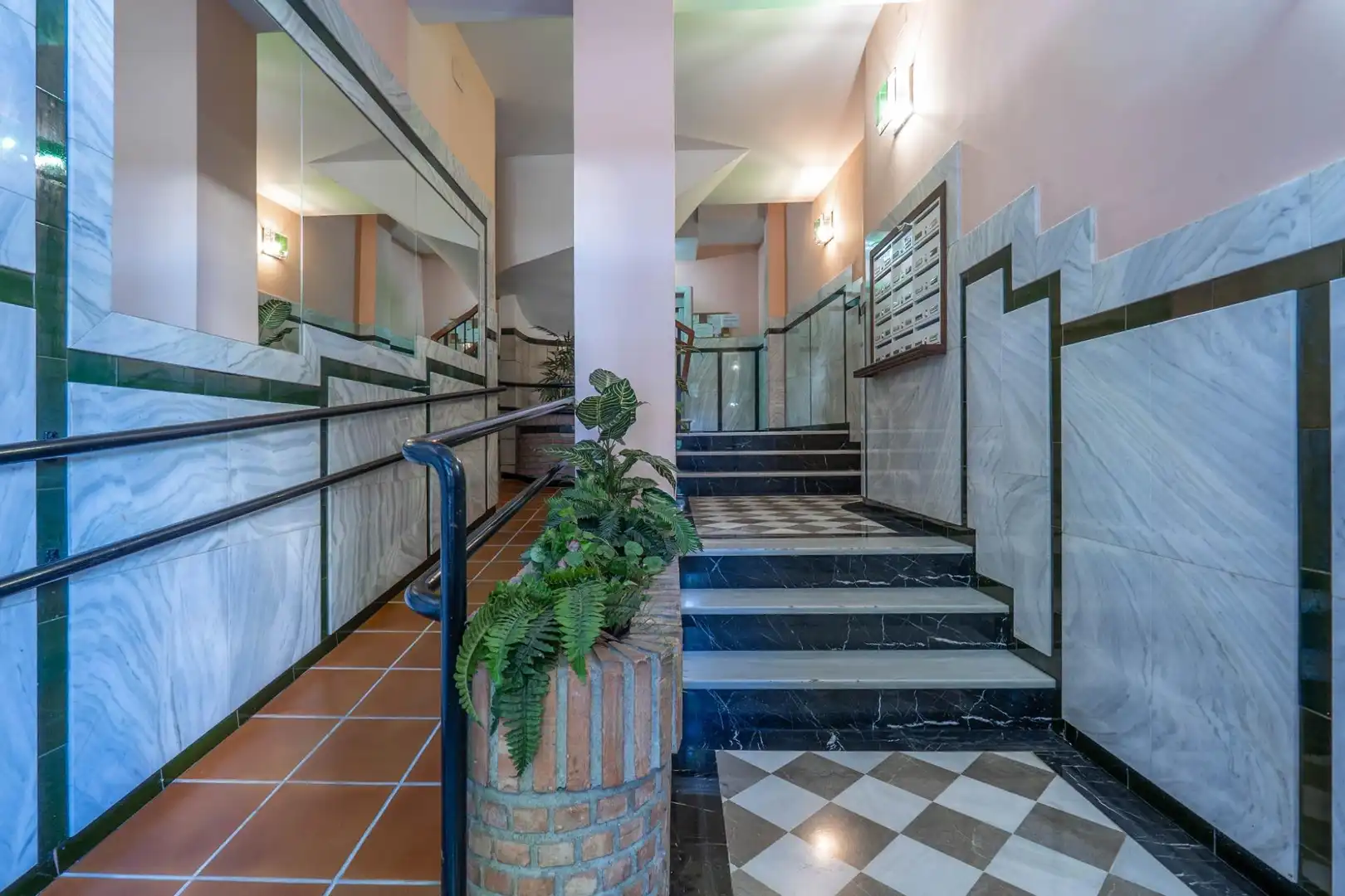 Flat for sale in Granada  with Heating and Furnished