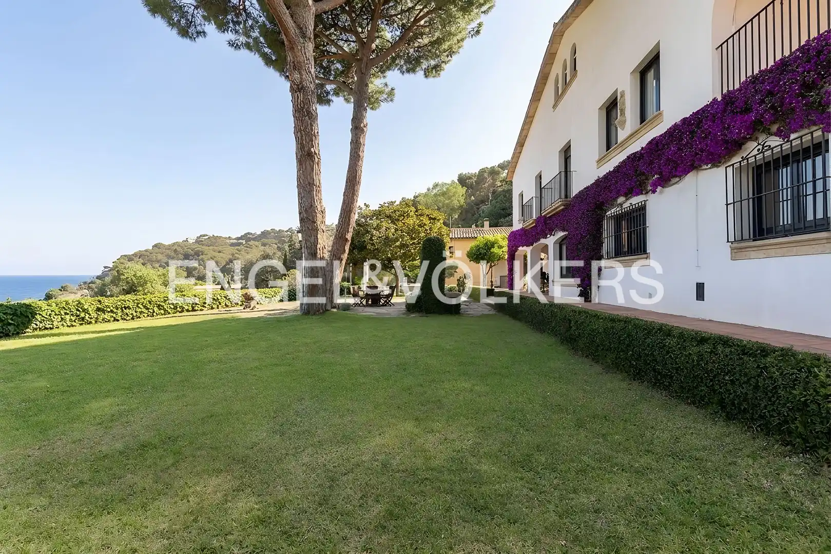 Vista exterior de Casa o xalet en venda en Premià de Dalt amb Calefacció, Jardí privat i Terrassa