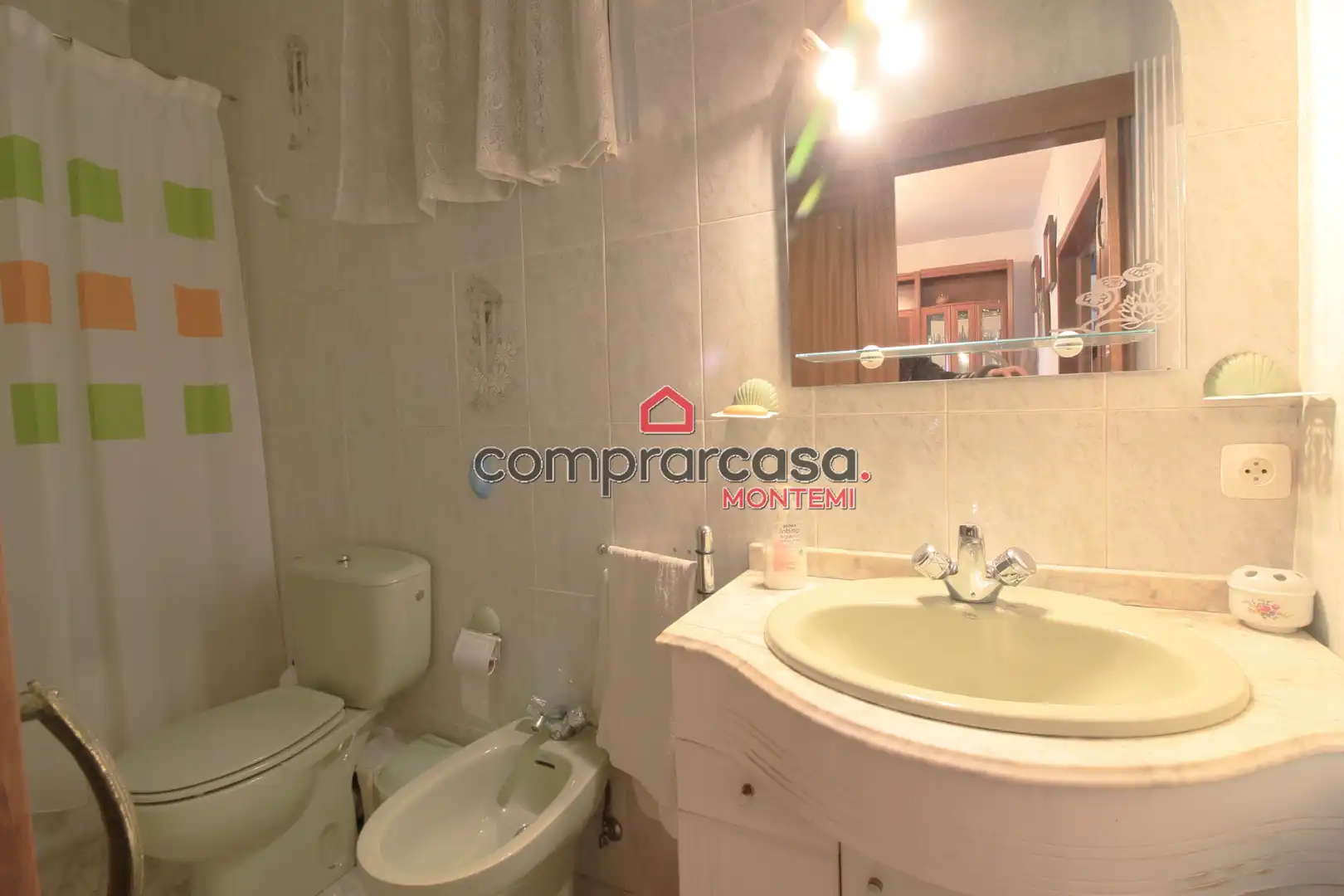 Badezimmer von Einfamilien-Reihenhaus zum Verkauf in Getafe mit Klimaanlage, Heizung und Terrasse