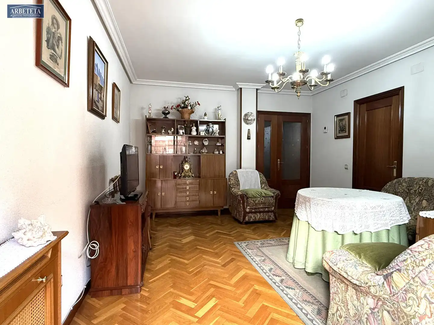 Wohnzimmer von Einfamilien-Reihenhaus zum Verkauf in Guadalajara mit Heizung, Parkett und Terrasse
