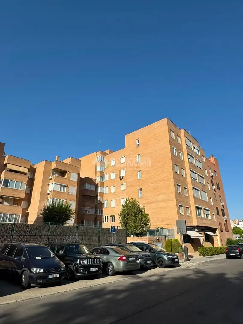 Vista exterior de Pis en venda en Madrid amb Aire condicionat, Calefacció i Parquet