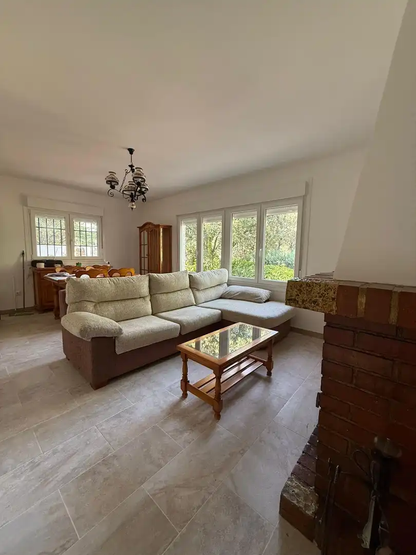 Houses for sale in Calle ROMERAL, Las Zorreras - Monte Encinar