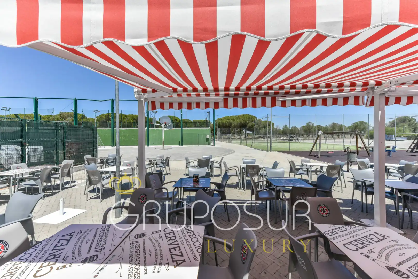 Terrasse von Einfamilien-Reihenhaus zum Verkauf in Aldeamayor de San Martín mit Heizung, Privatgarten und Parkett
