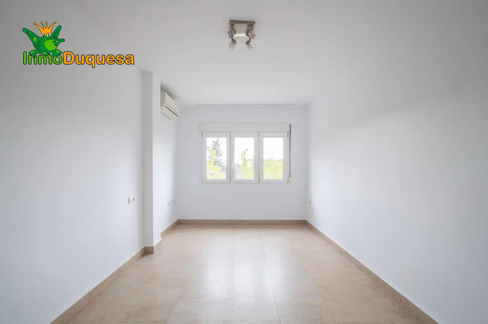 Bedroom of Flat for sale in Granada  with Air Conditioner and Heating