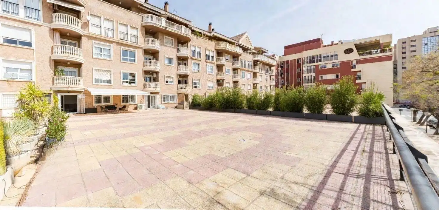 Vista exterior de Piso de alquiler en Murcia con Aire acondicionado y Terraza