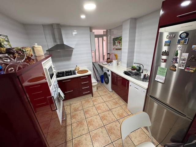 Piso en Venta en Calle Amadeo Vives en Parque Ayala - Jardín de la Abadía - Huelín