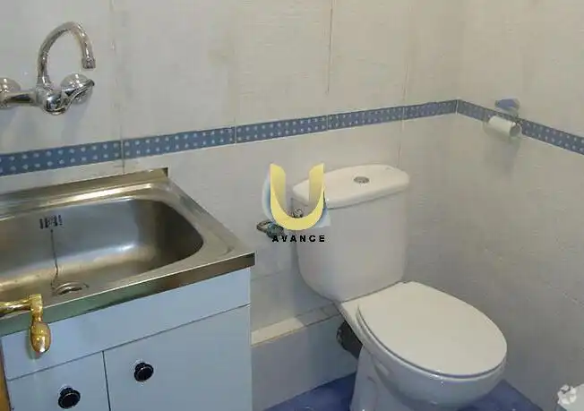 Baño de Local de alquiler en Getafe