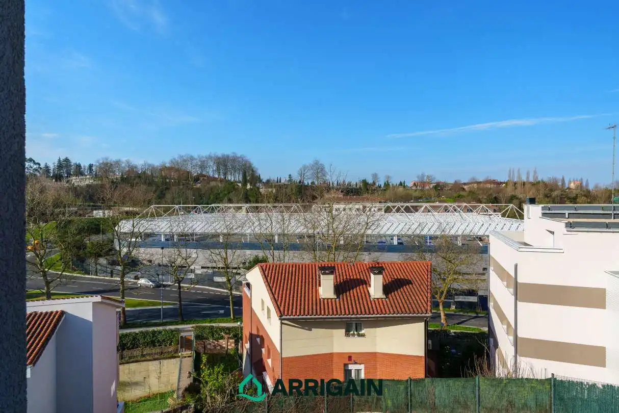 Vista exterior de Pis en venda en Donostia - San Sebastián  amb Calefacció, Jardí privat i Terrassa
