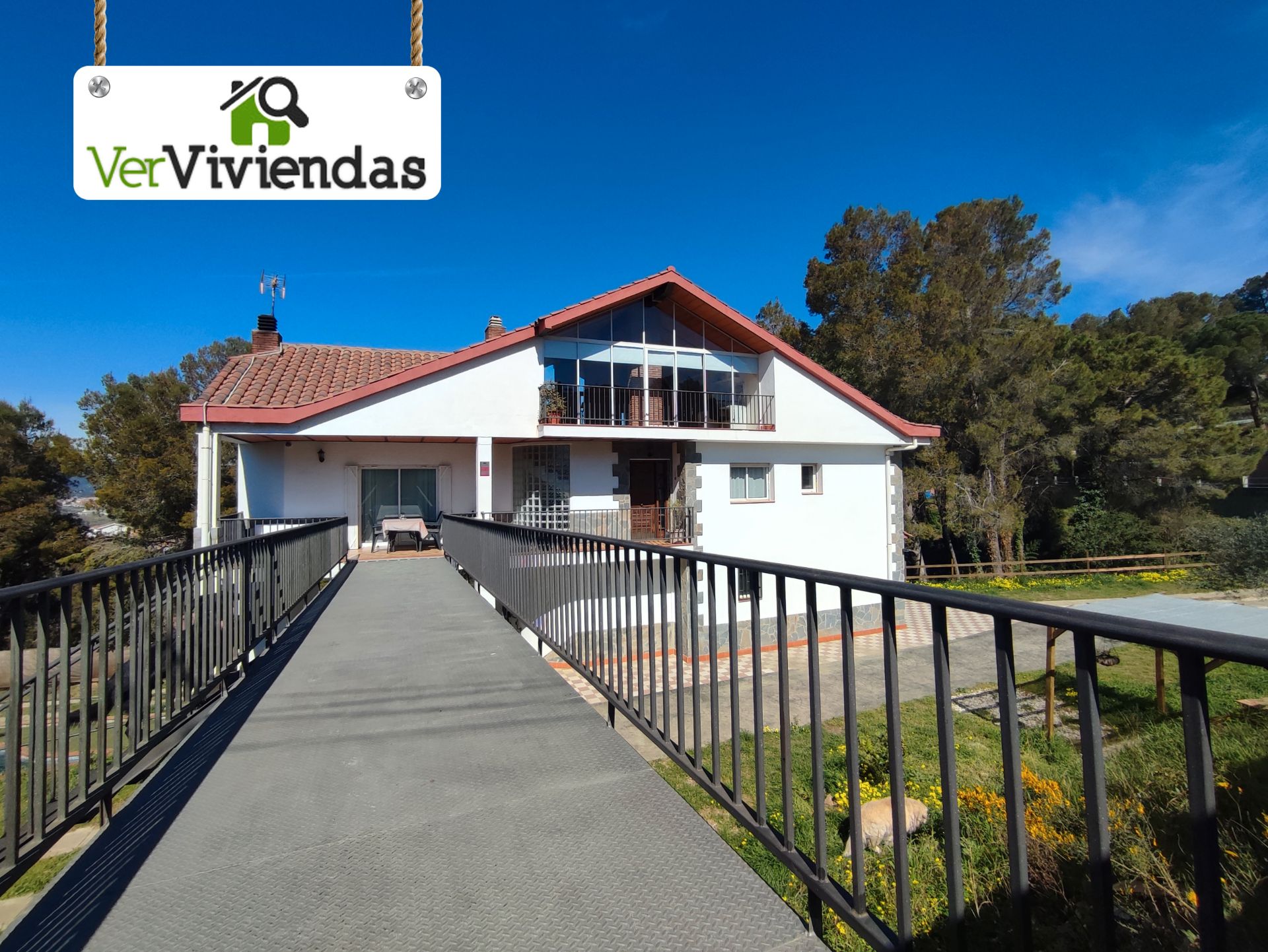 Exterior view of Houses for sale in Abrera  with Air Conditioner, Heating and Private garden