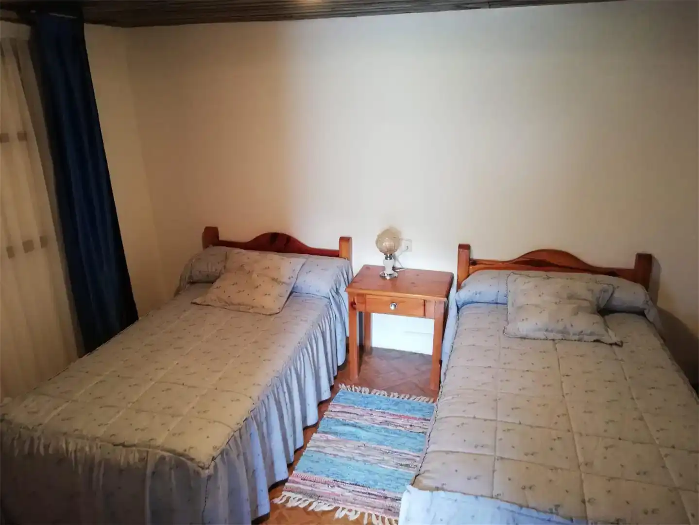 Dormitori de Casa adosada en venda en Valle de Manzanedo amb Balcó