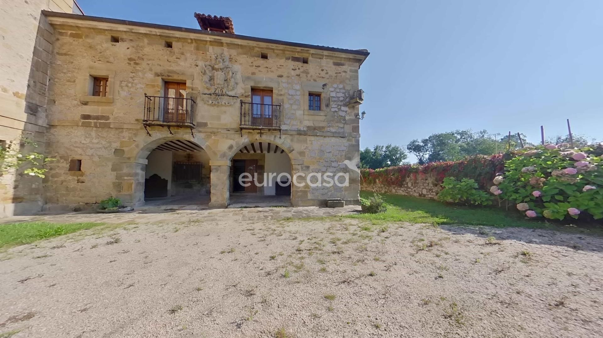Exterior view of Single-family semi-detached for sale in Entrambasaguas  with Heating