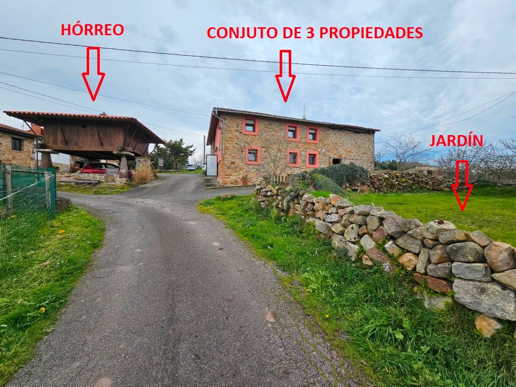Exterior view of House or chalet for sale in Colunga  with Private garden, Parquet flooring and Storage room