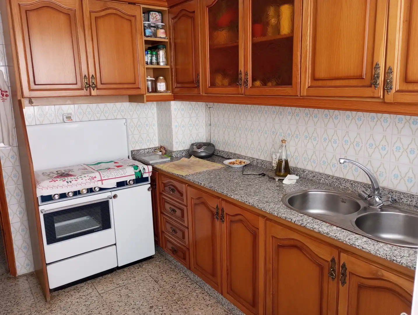 Cuina de Pis en venda en Baza amb Moblat i Balcó