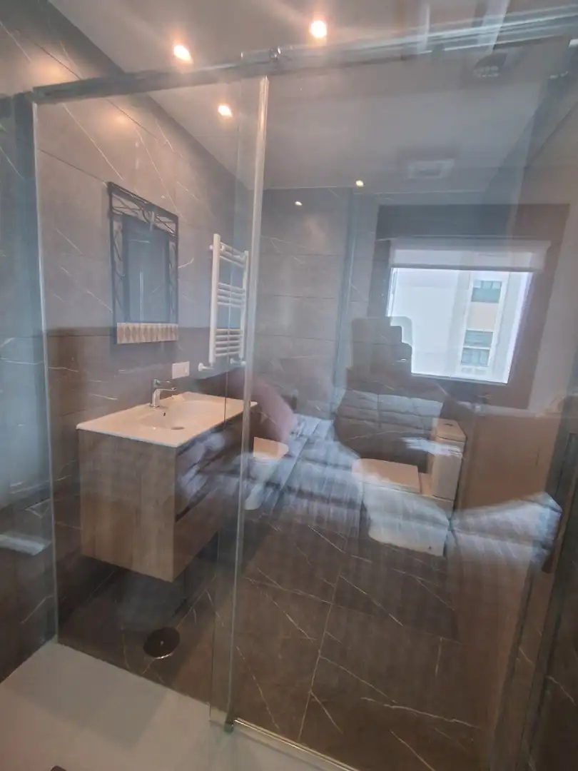 Baño de Piso en venta en Oviedo  con Calefacción y Trastero