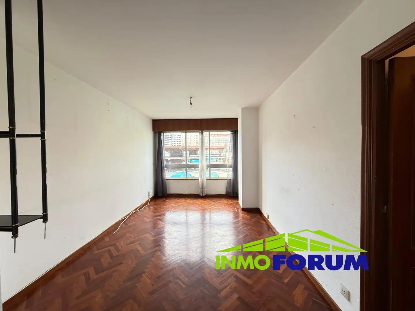 Sala d'estar de Pis en venda en A Coruña Capital  amb Traster