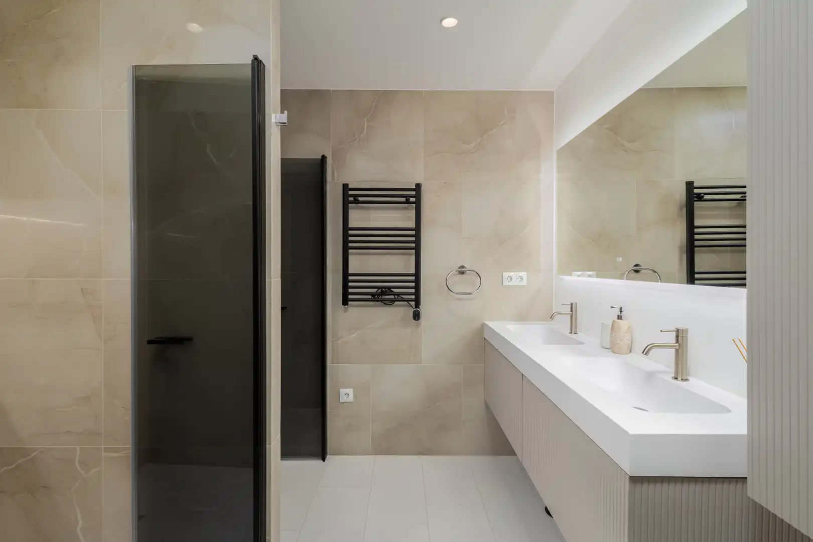 Baño de Apartamento en venta en Marbella con Aire acondicionado, Terraza y Trastero