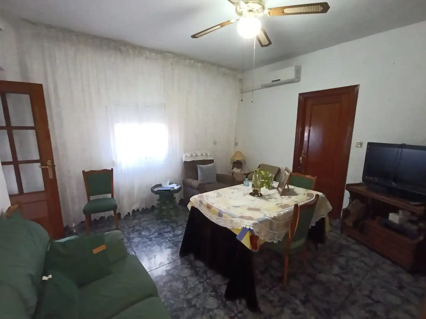 Menjador de Casa o xalet en venda en Linares amb Aire condicionat, Calefacció i Terrassa