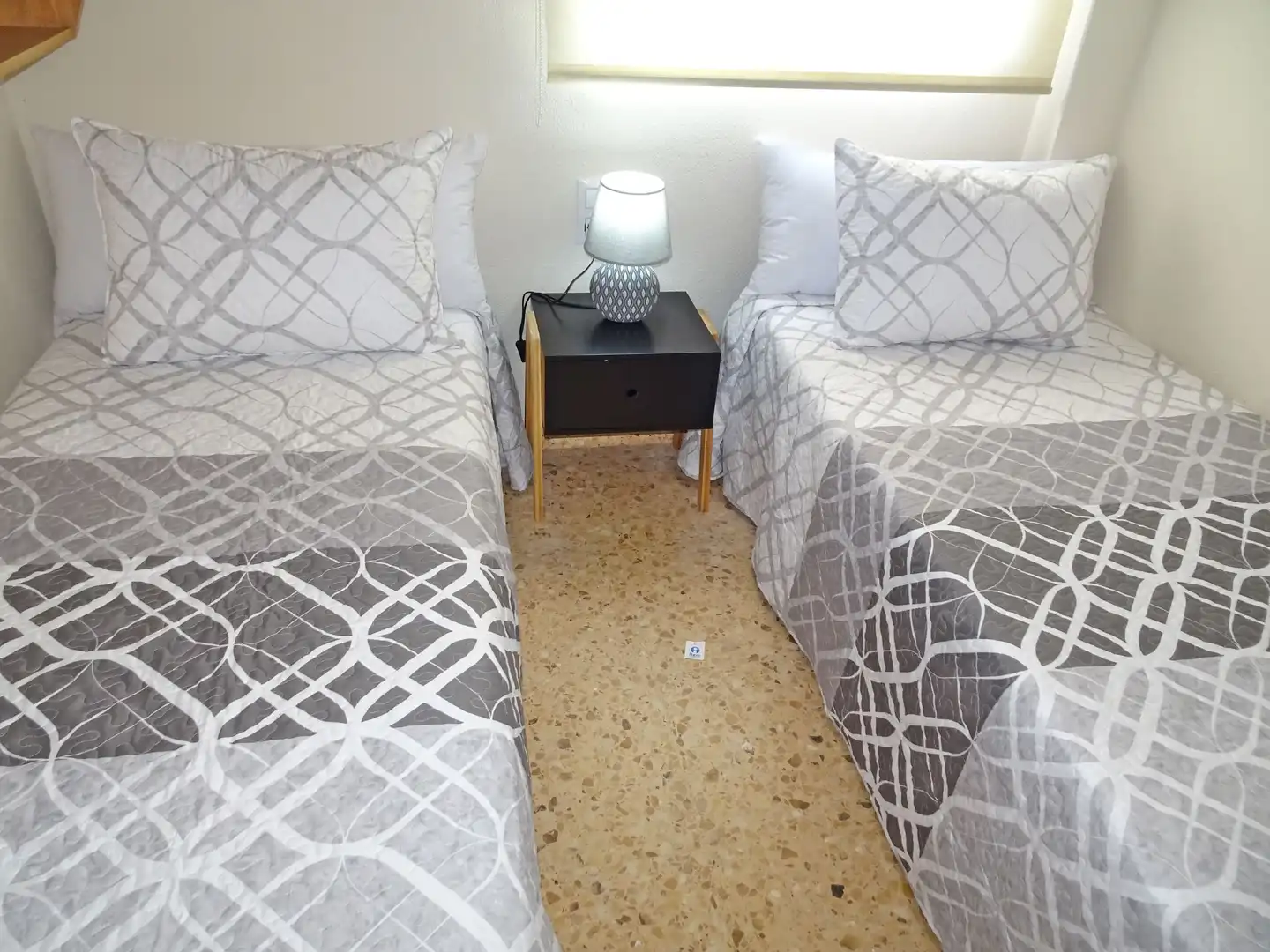 Dormitori de Apartament de lloguer en Gandia amb Aire condicionat, Terrassa i Moblat