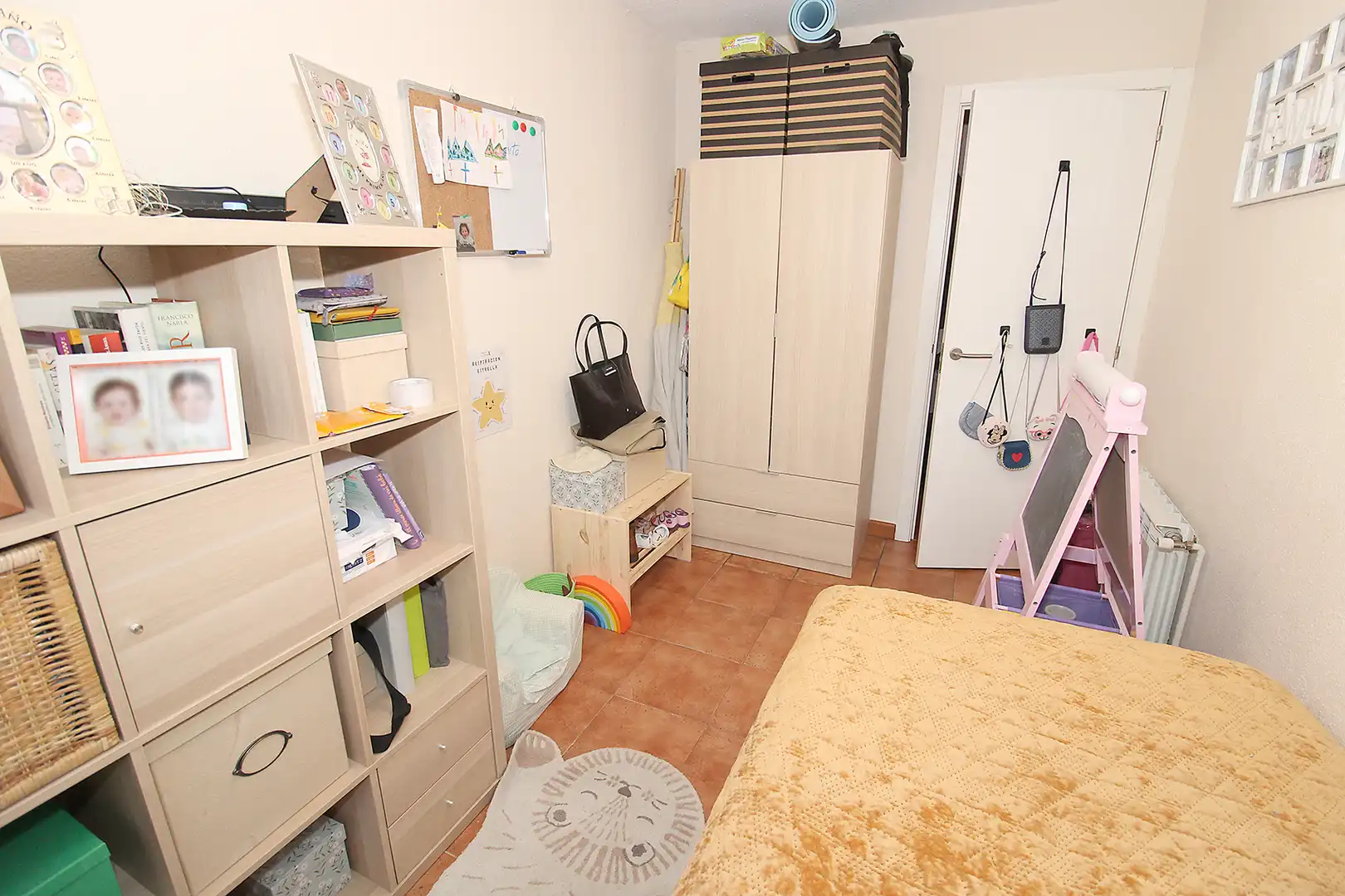 Bedroom of Houses for sale in Torremocha de Jarama  with Air Conditioner, Heating and Private garden