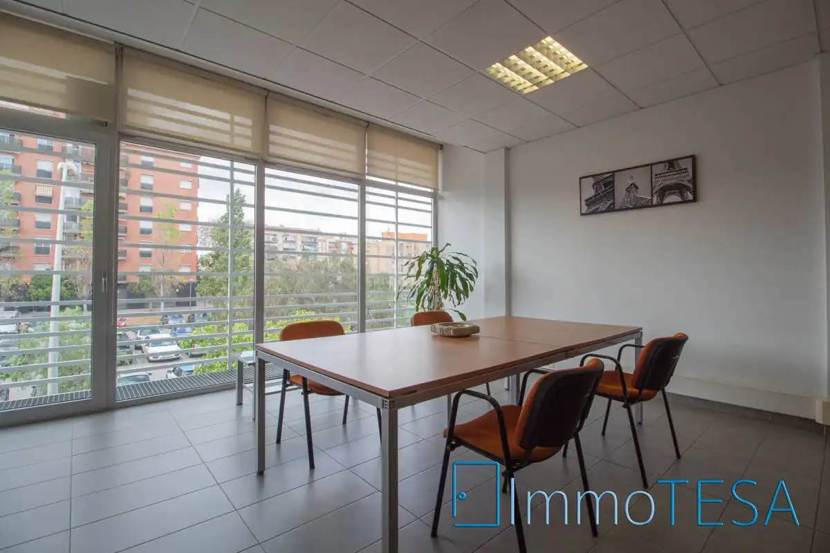 Oficina en venta en Barberà del Vallès con Aire acondicionado