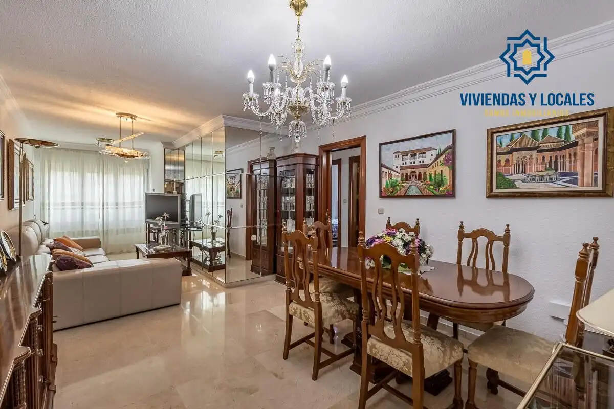 Piso con ascensor en venta en Calle ARQUITECTO JIMENEZ LACAL