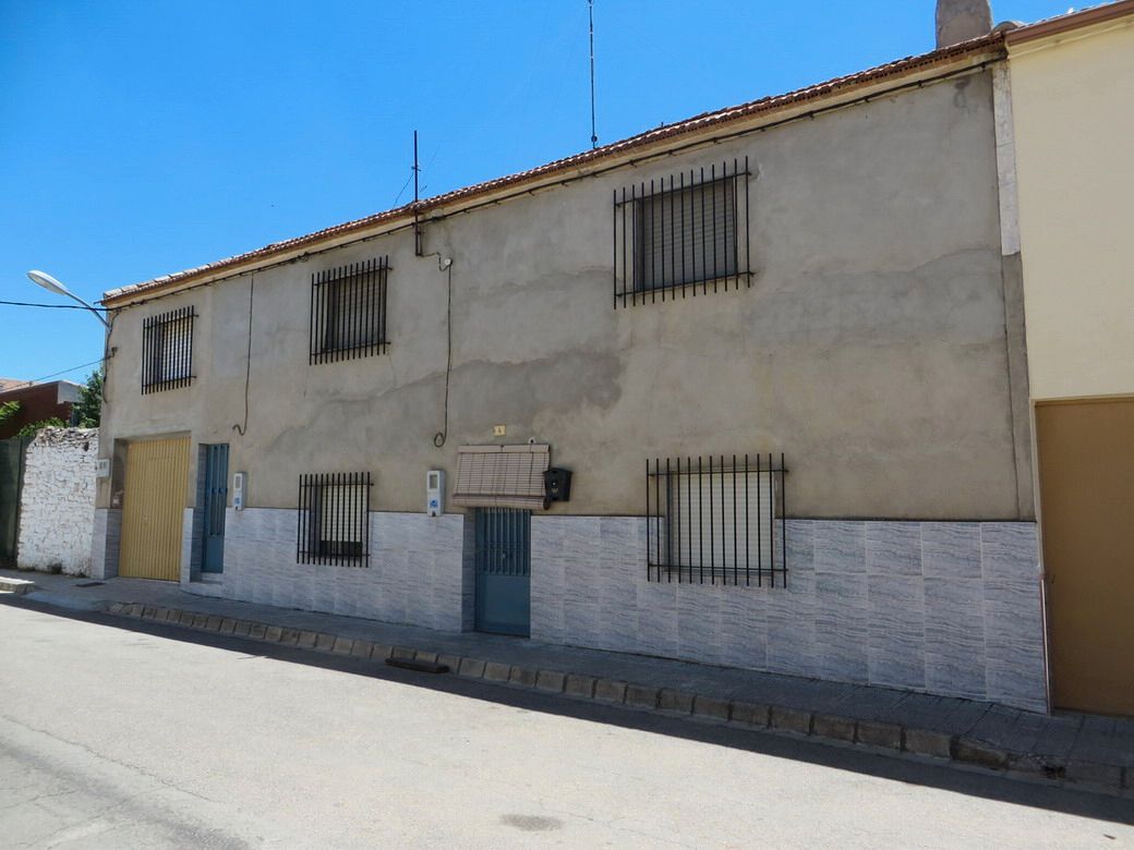 Vista exterior de Casa o xalet en venda en Munera amb Jardí privat i Terrassa