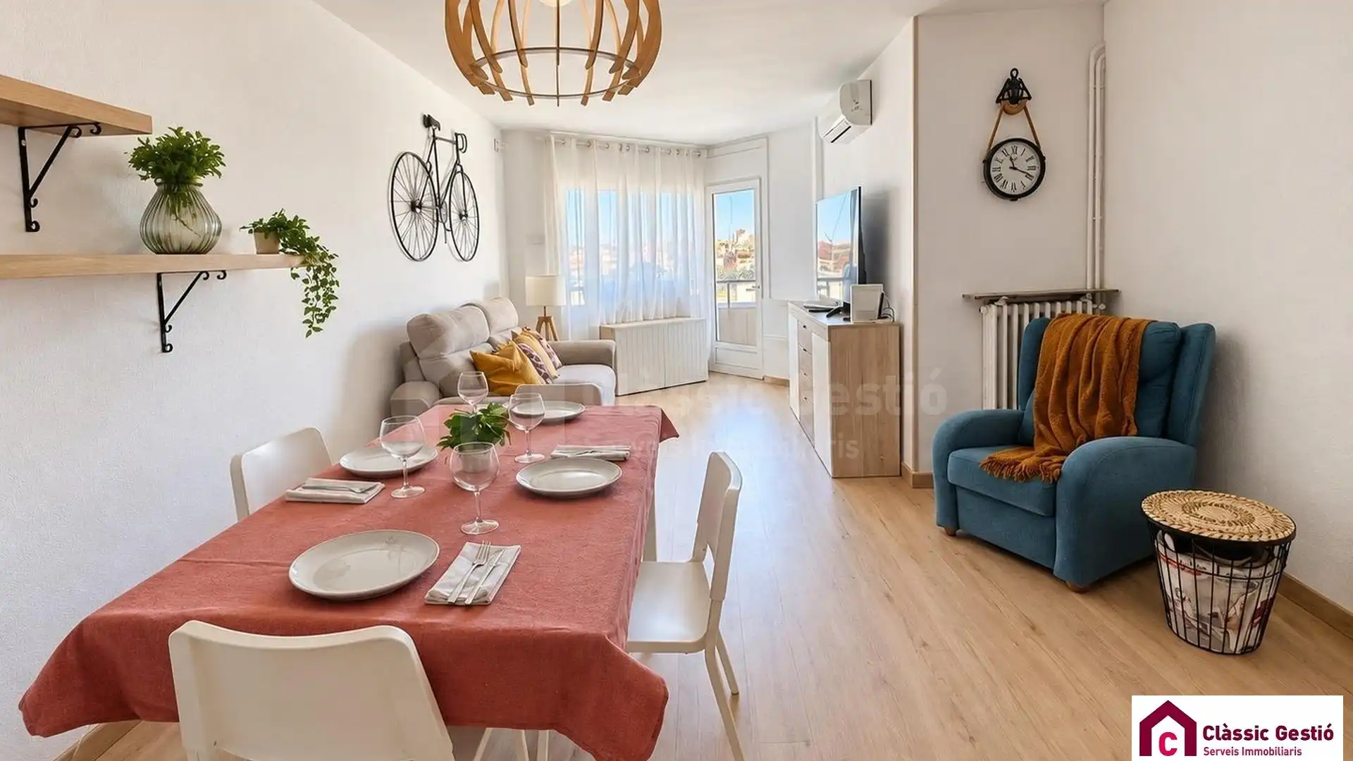 Flat with lift for sale in Centre
