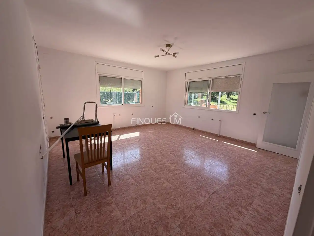 Sala d'estar de Casa o xalet en venda en Tordera amb Calefacció, Jardí privat i Terrassa