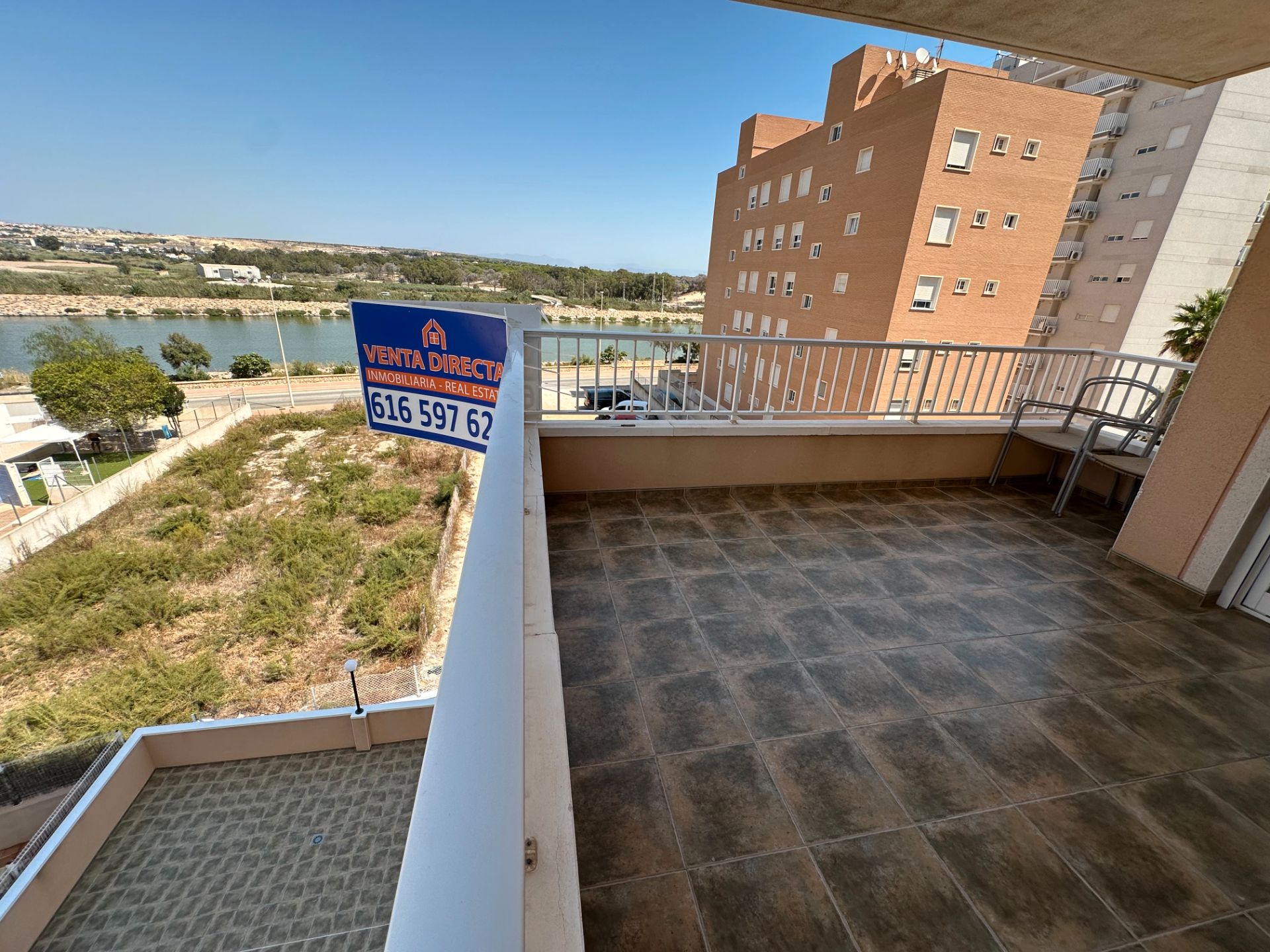 Terraza de Apartamento en venta en Guardamar del Segura con Terraza, Amueblado y Horno