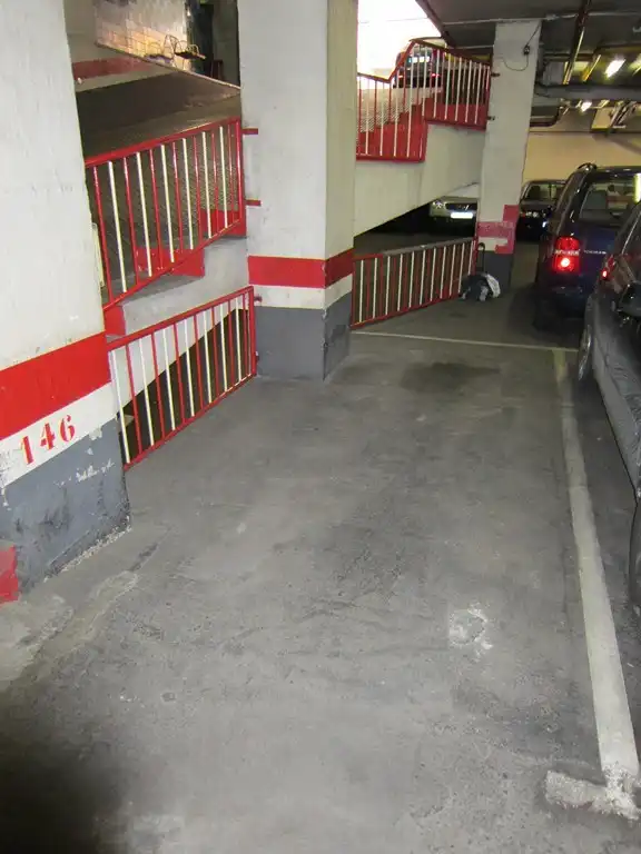 Garage zur Miete in TRAVESSERA DE GRÀCIA, Vila de Gràcia