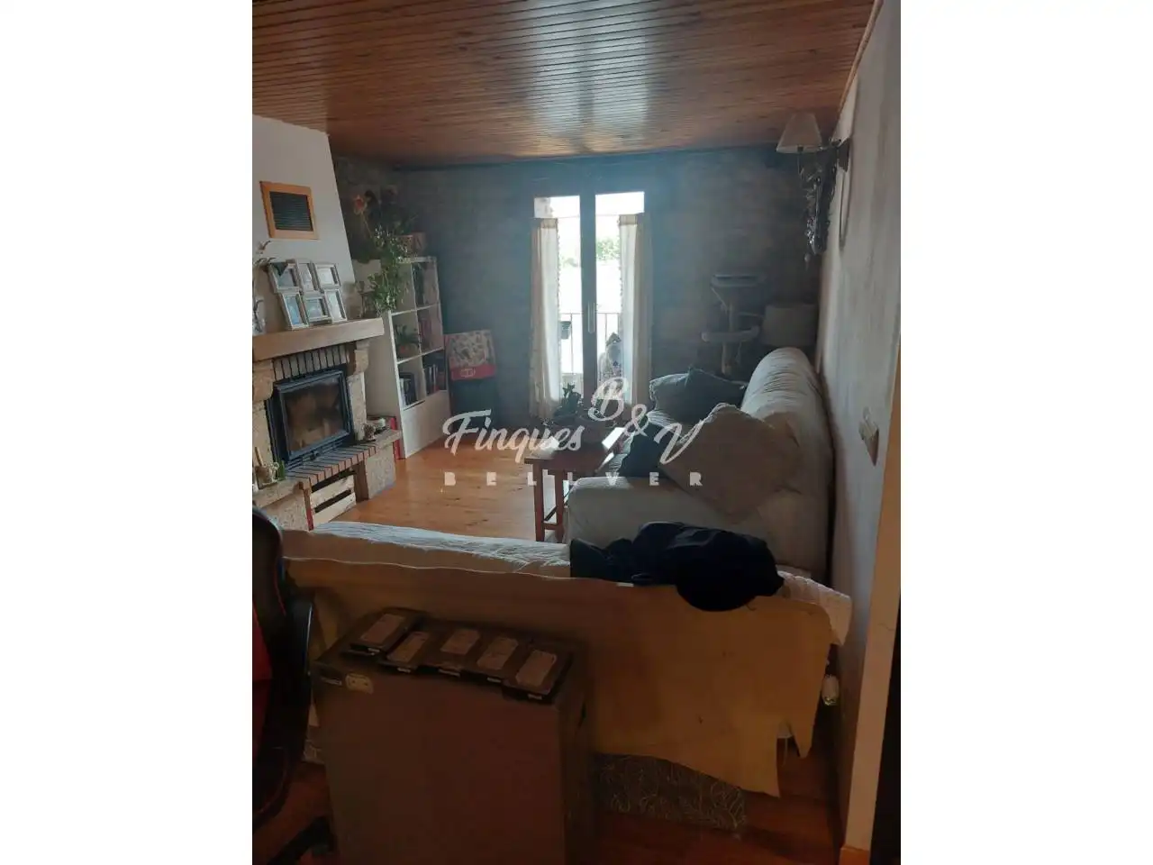 Living room of Flat for sale in Bourg - Madame  with Heating, Parquet flooring and Furnished