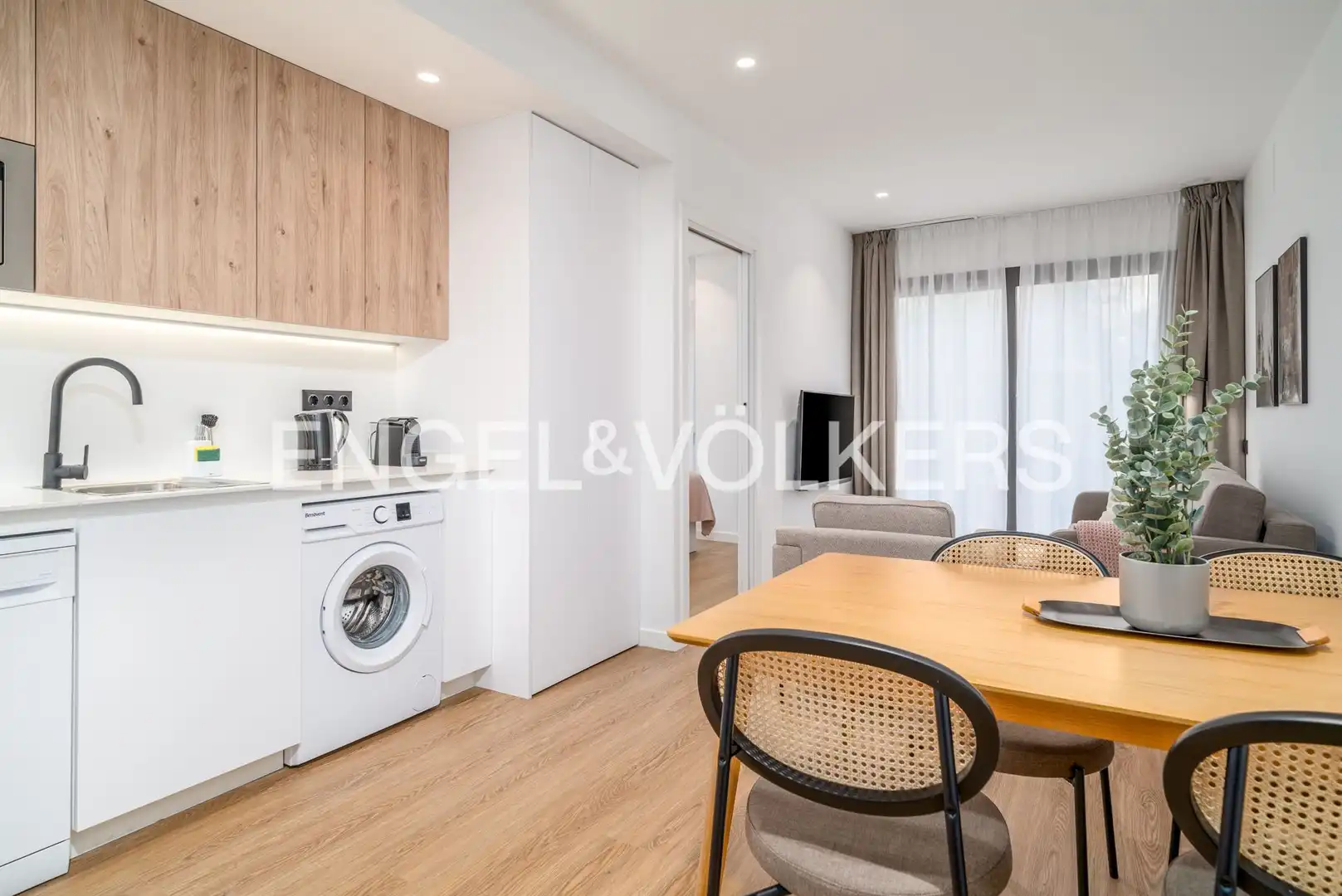 Vista exterior de Piso en venta en L'Hospitalet de Llobregat con Aire acondicionado, Calefacción y Balcón