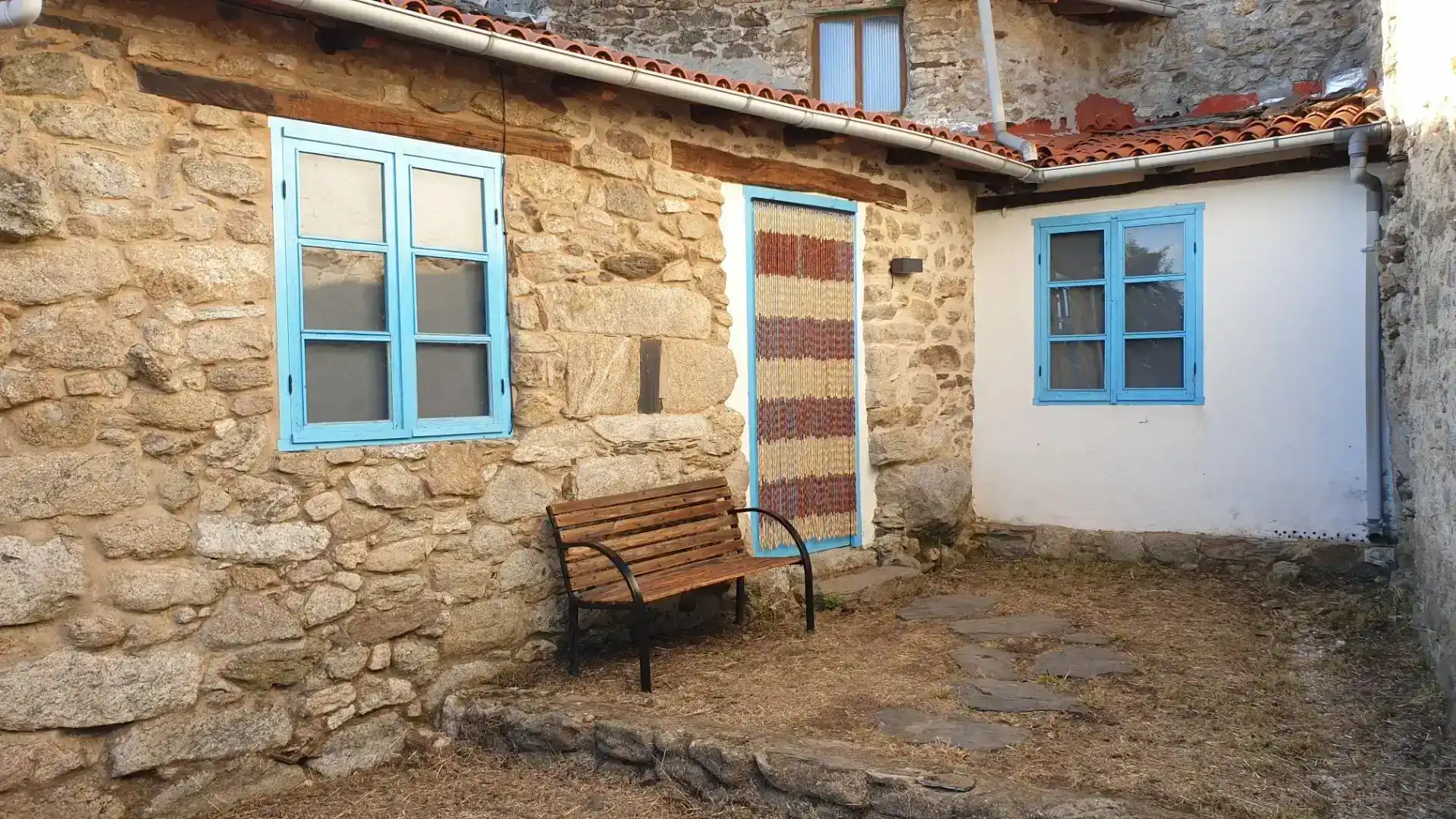 Vista exterior de Casa o xalet en venda en Viana do Bolo amb Jardí privat, Parquet i Moblat