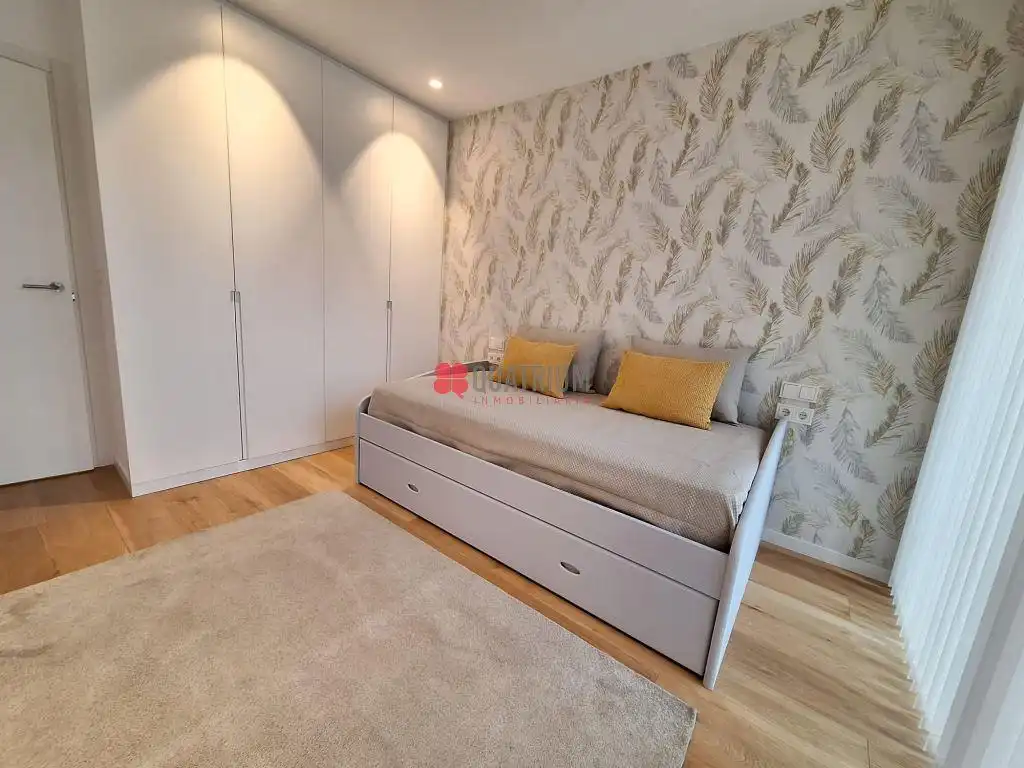 Habitación de Piso de alquiler en Santiago de Compostela  con Calefacción, Terraza y Amueblado