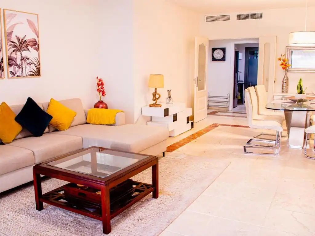Apartamento con piscina en venta en Estepona Pueblo, imagen 7