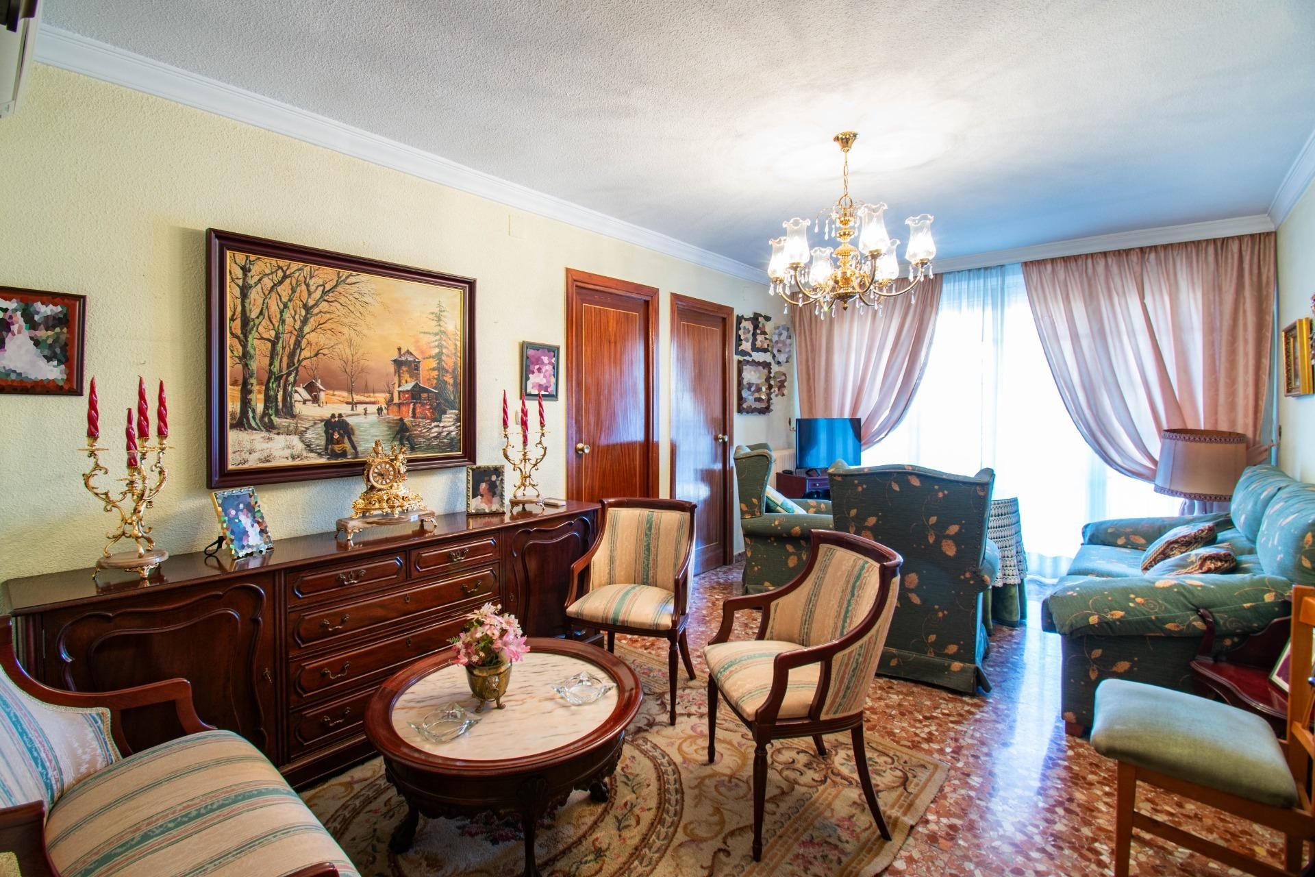 Sala d'estar de Pis en venda en  Granada Capital amb Calefacció, Parquet i Terrassa