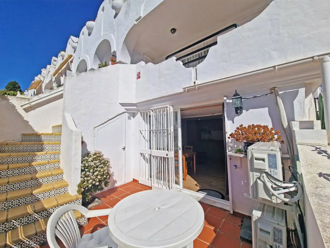 Vivienda con piscina en venta en Elviria - Cabopino