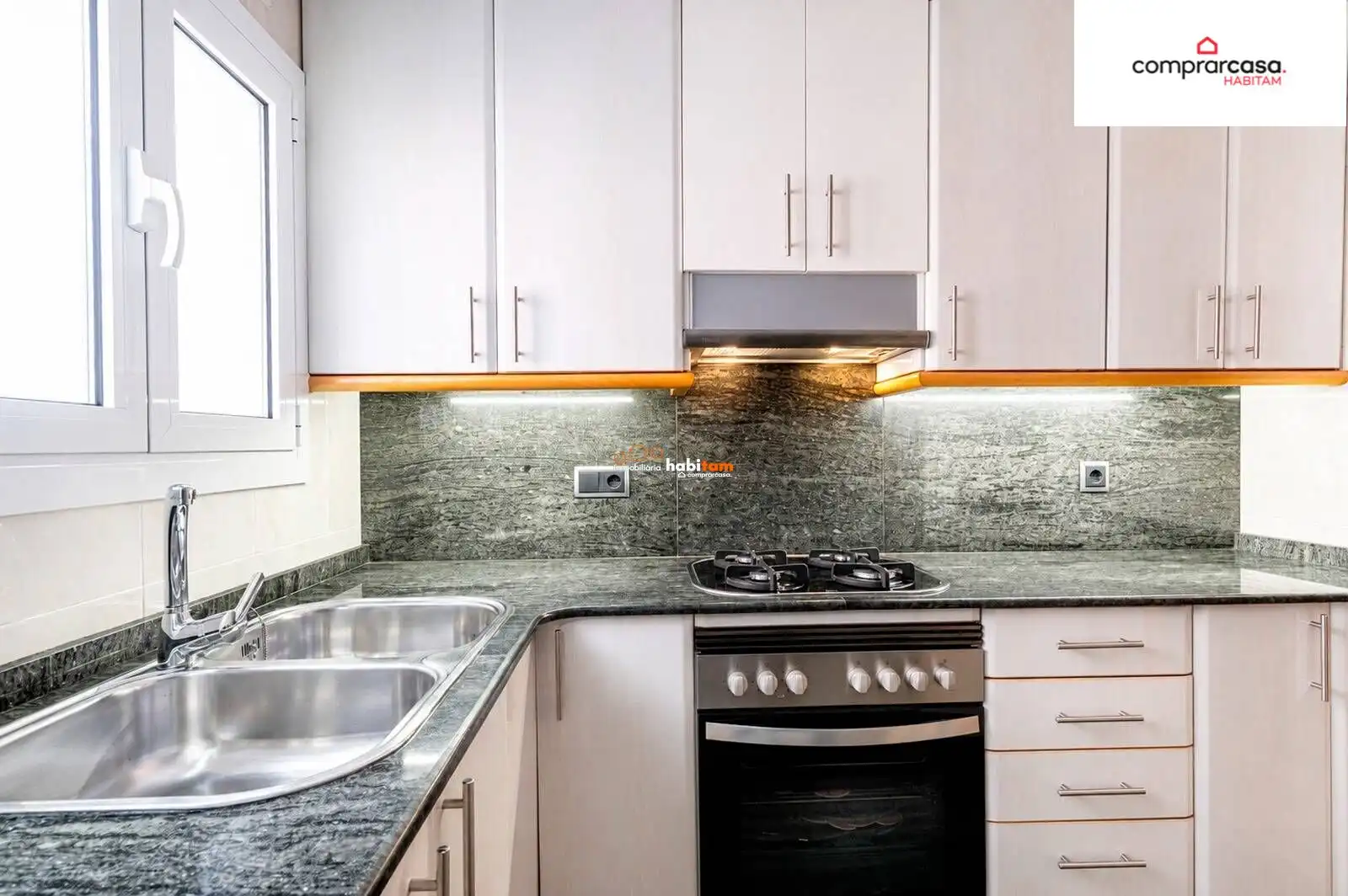Cocina de Piso en venta en Barcelona con Aire acondicionado, Calefacción y Balcón
