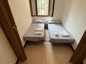 Schlafzimmer von Wohnung zur Miete in Colunga mit Heizung, Möbliert und Ofen