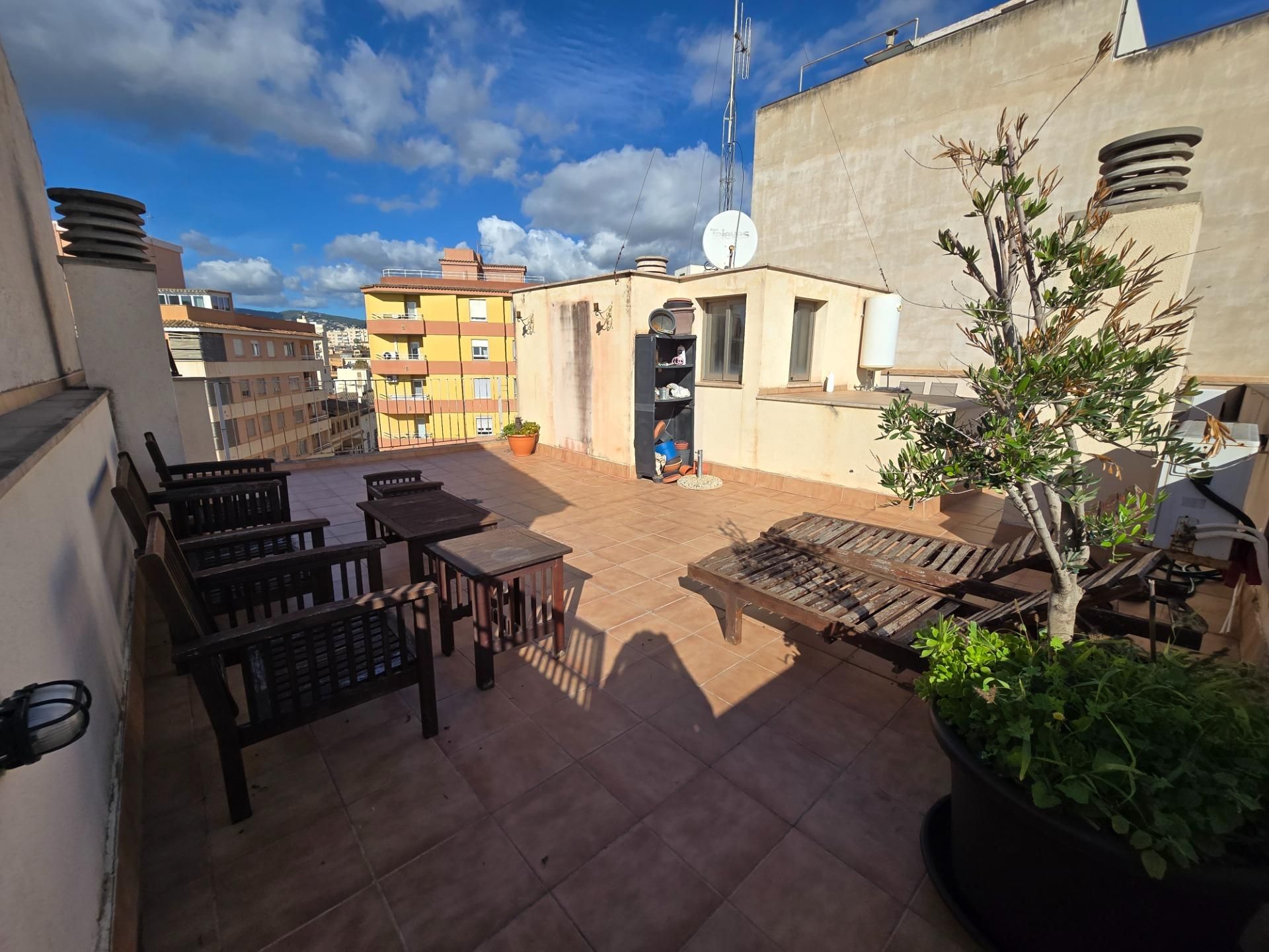 Terrasse von Dachboden zum Verkauf in  Palma de Mallorca mit Parkett, Terrasse und Möbliert