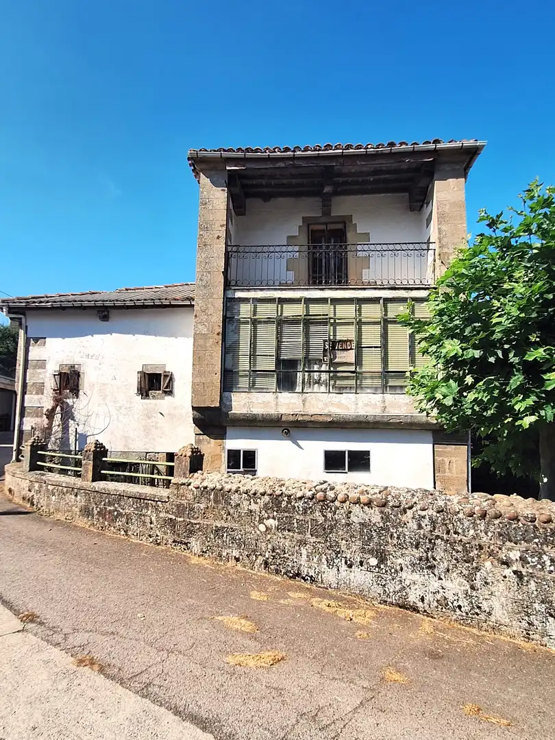 Exterior view of Houses for sale in Valdeolea  with Heating and Balcony