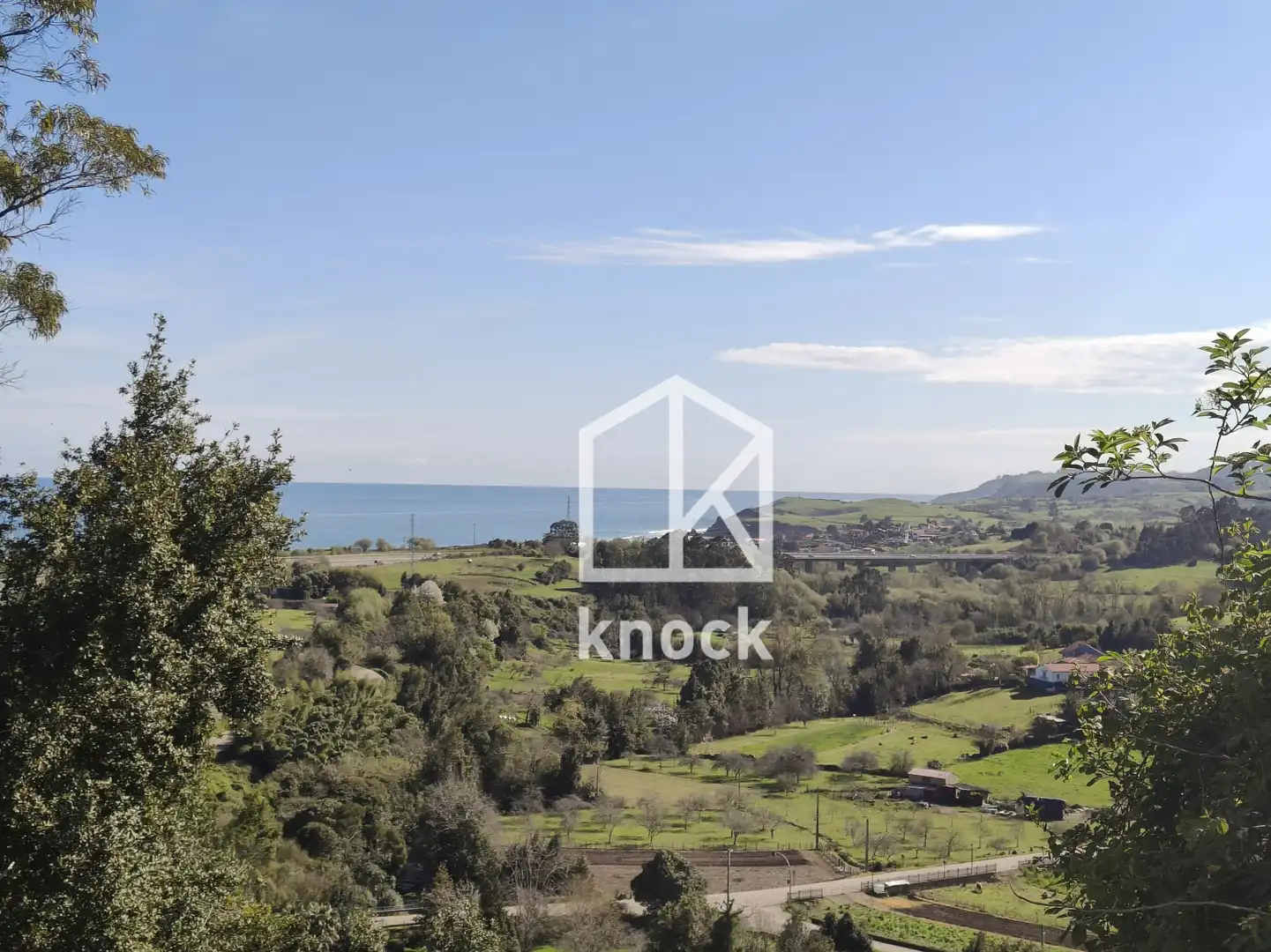 Casa adosada en venda en Colunga amb Jardí privat