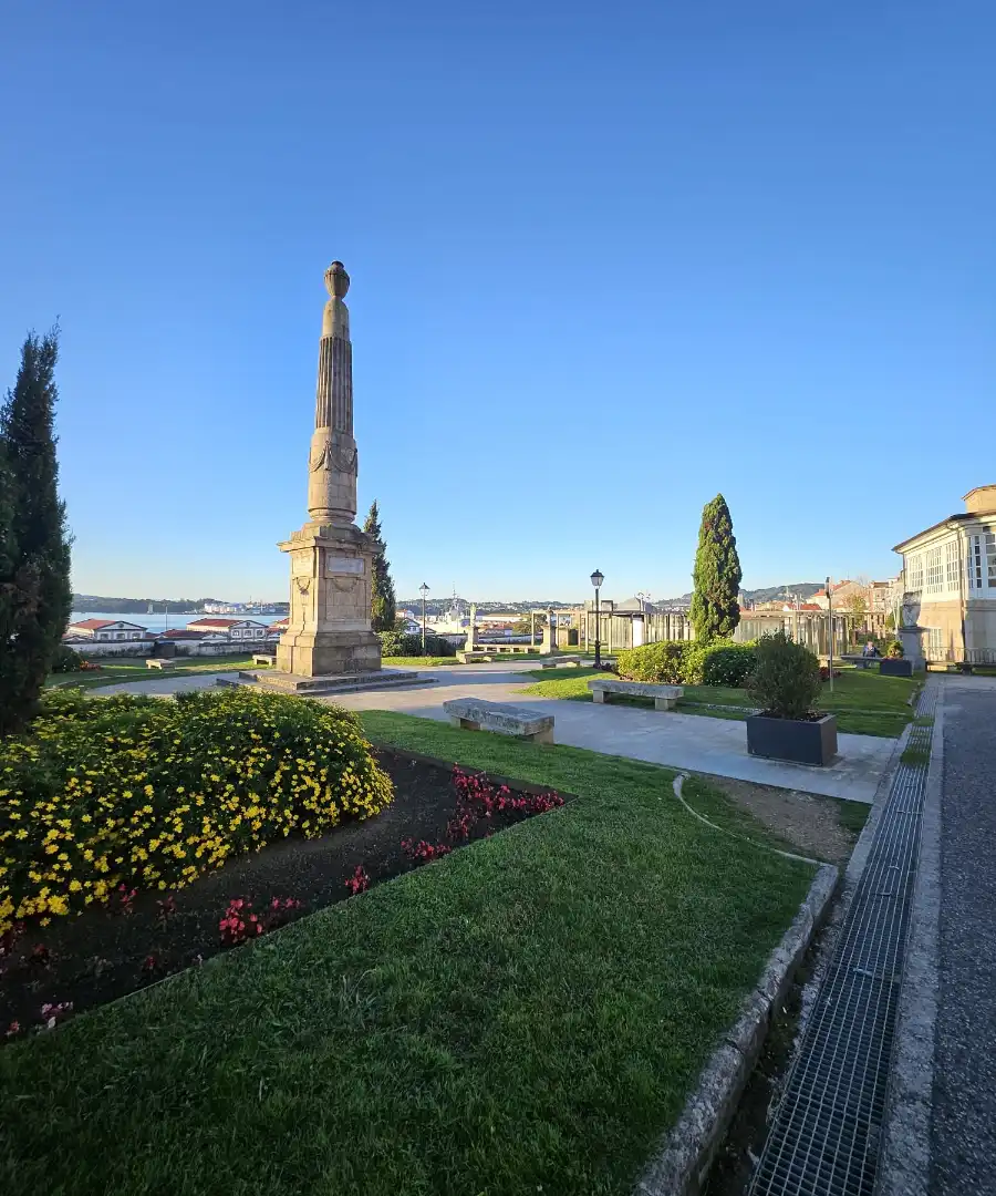 Vista exterior de Dúplex en venda en Ferrol amb Balcó