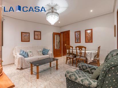 Sala d'estar de Pis en venda en  Madrid Capital