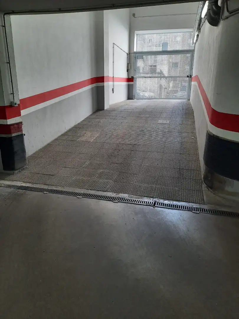 Aparcament amb ascensor en venda a Santa Marina, imagen 4