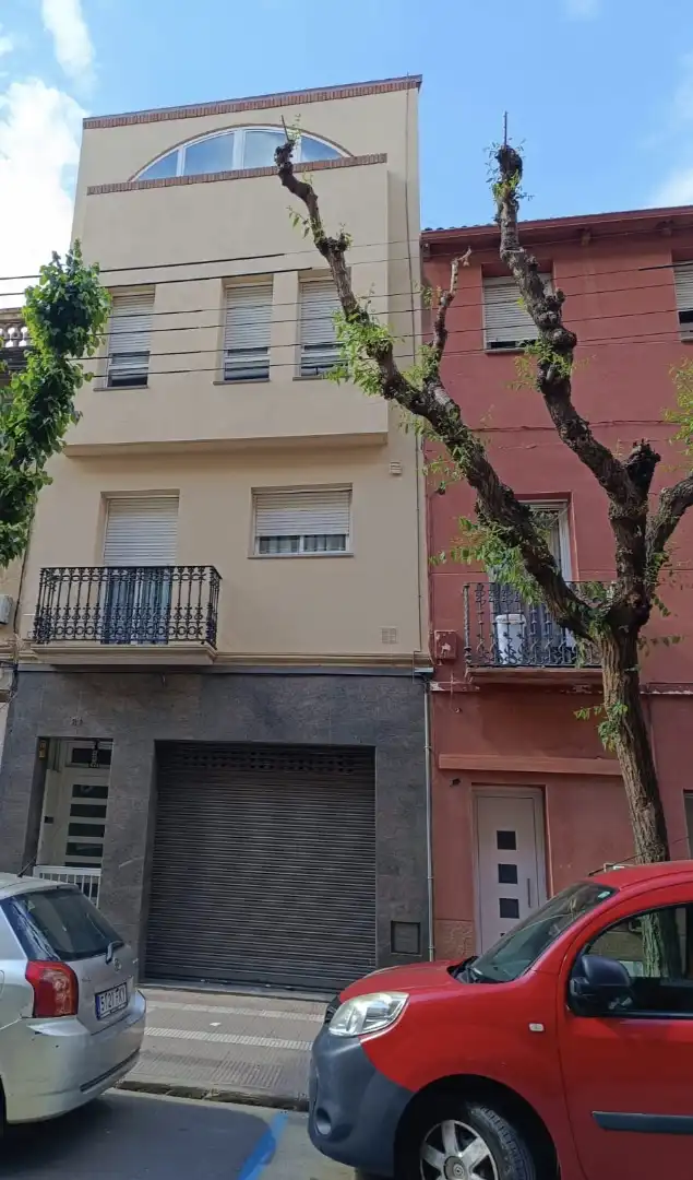 Vista exterior de Casa adosada en venta en Olesa de Montserrat con Aire acondicionado, Calefacción y Trastero